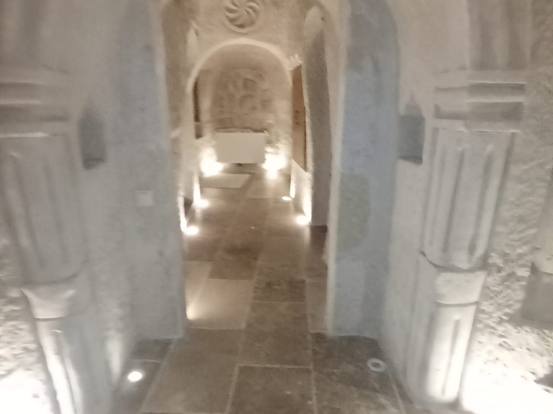 The Village Cave Hotel主图