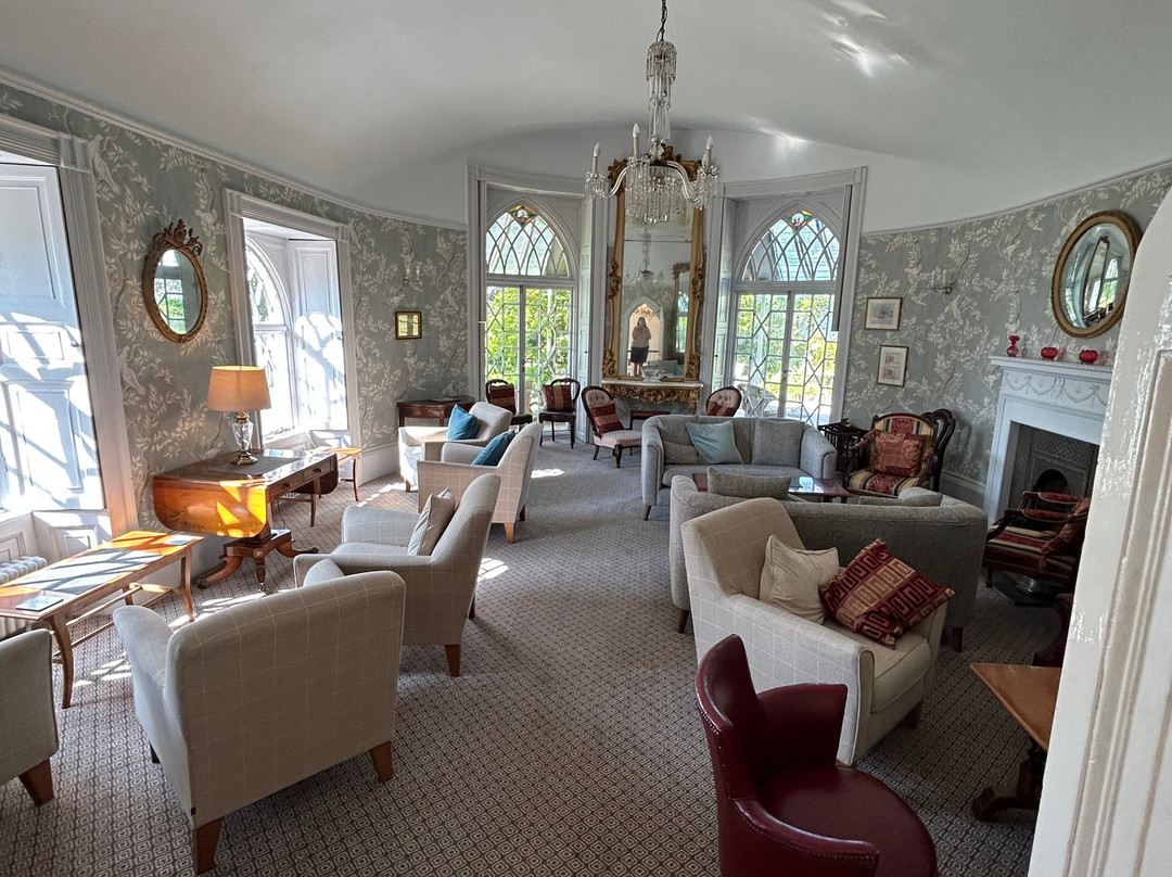 Royal Glen Hotel主图