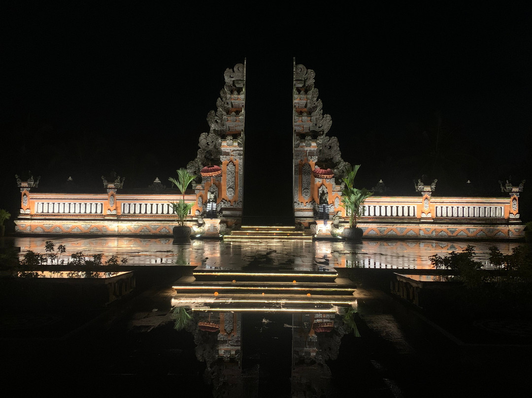 Anumana De Suite主图