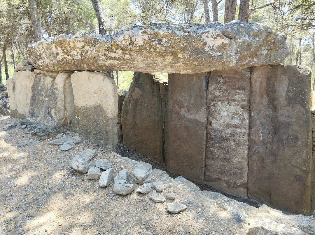 Dolmen des Fades-Pepieux必去景点