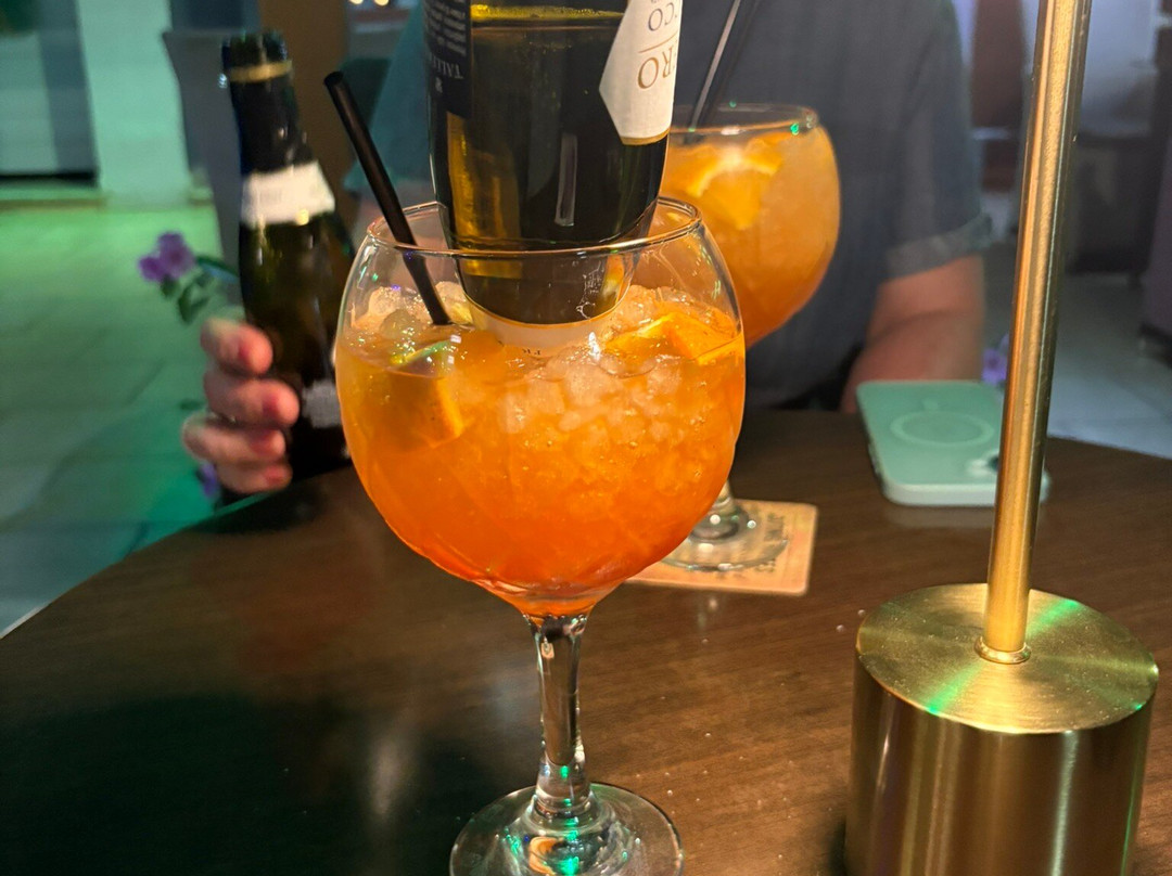 Fever bar alykanas-Alykanas必去景点