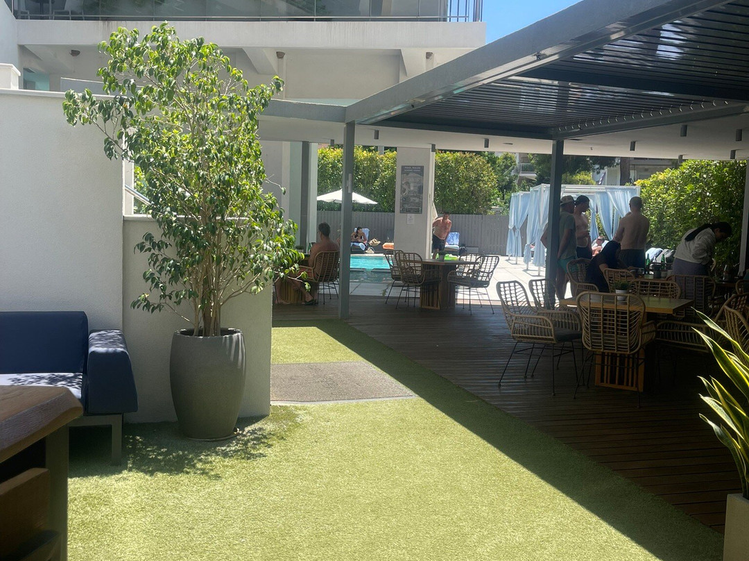 Glyfada Riviera Hotel主图