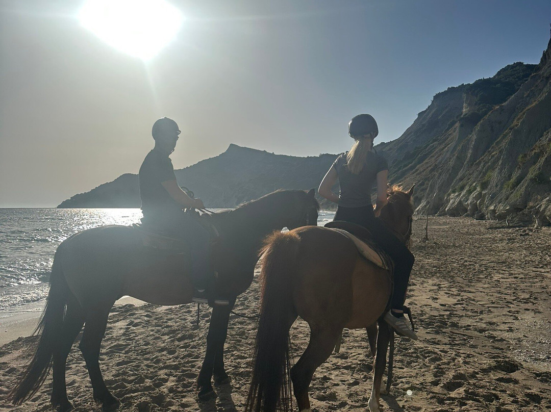 Horseland Kavos-Kavos必去景点