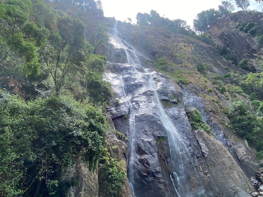 Bambarakanda Falls-Kalupahana必去景点