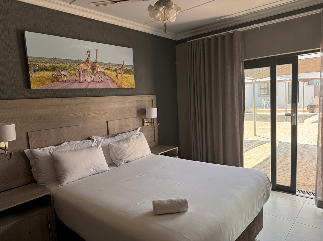 Khayalami Hotel Standerton = 卡亚拉米酒店斯坦德顿