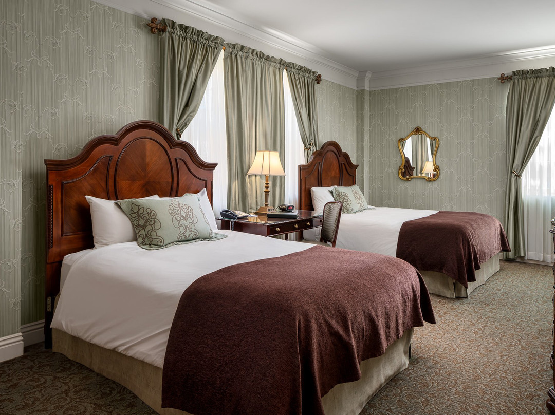 Charley Creek Inn主图