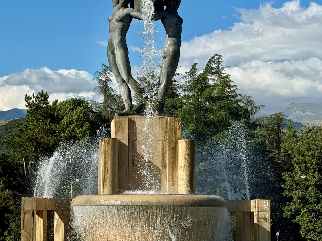 Fontana Luminosa-拉奎拉必去景点