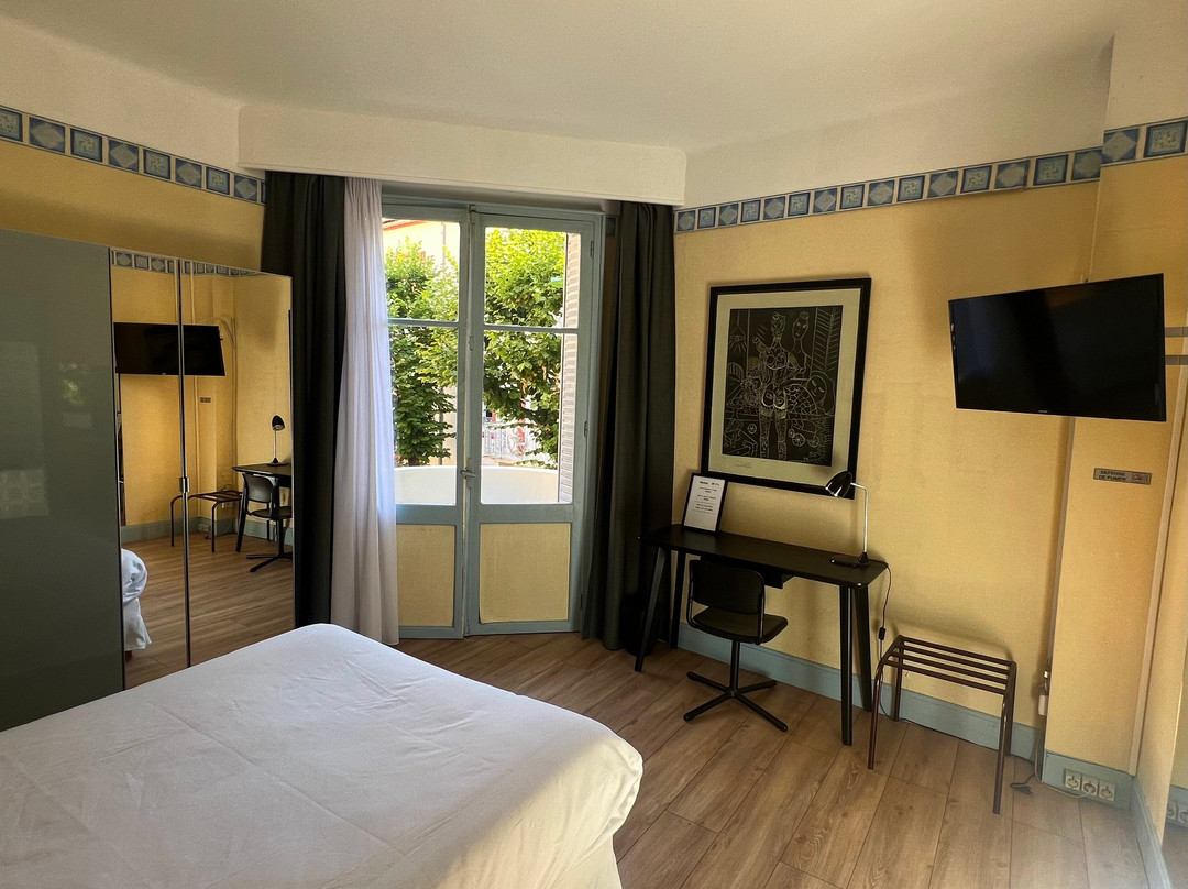 Trianon Hotel Vichy主图