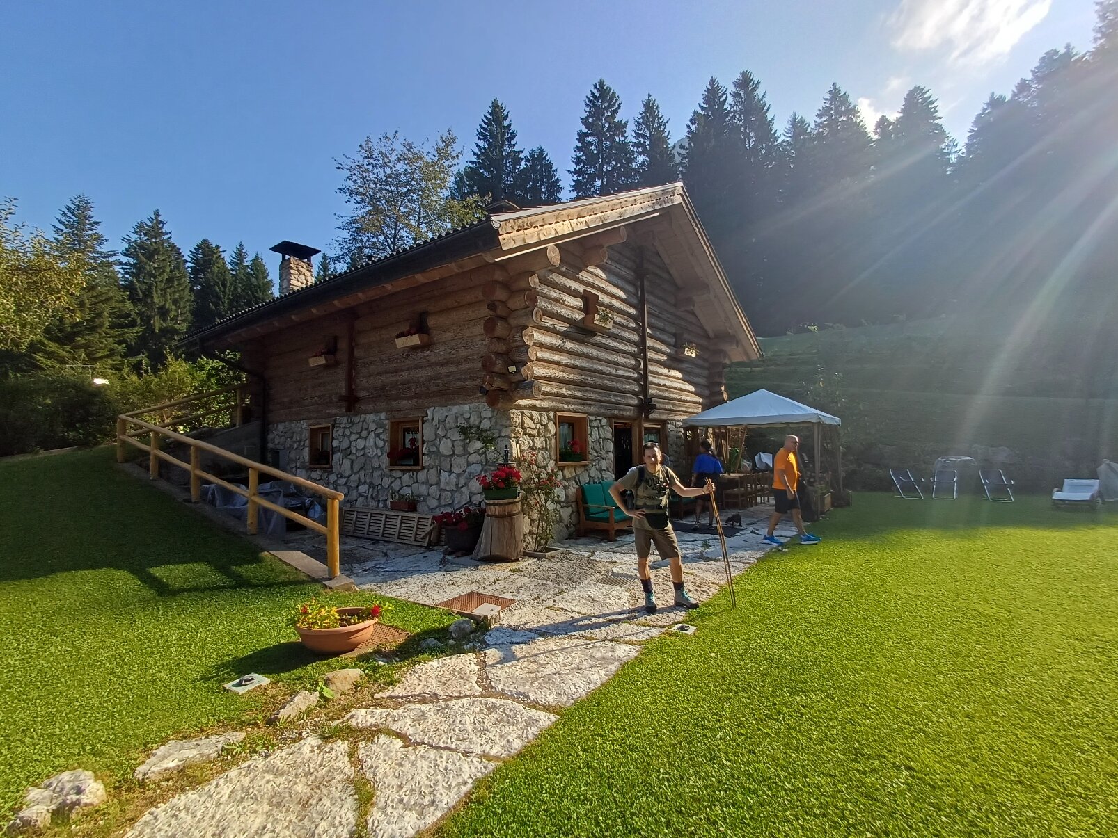 伊甸园旅馆-官方