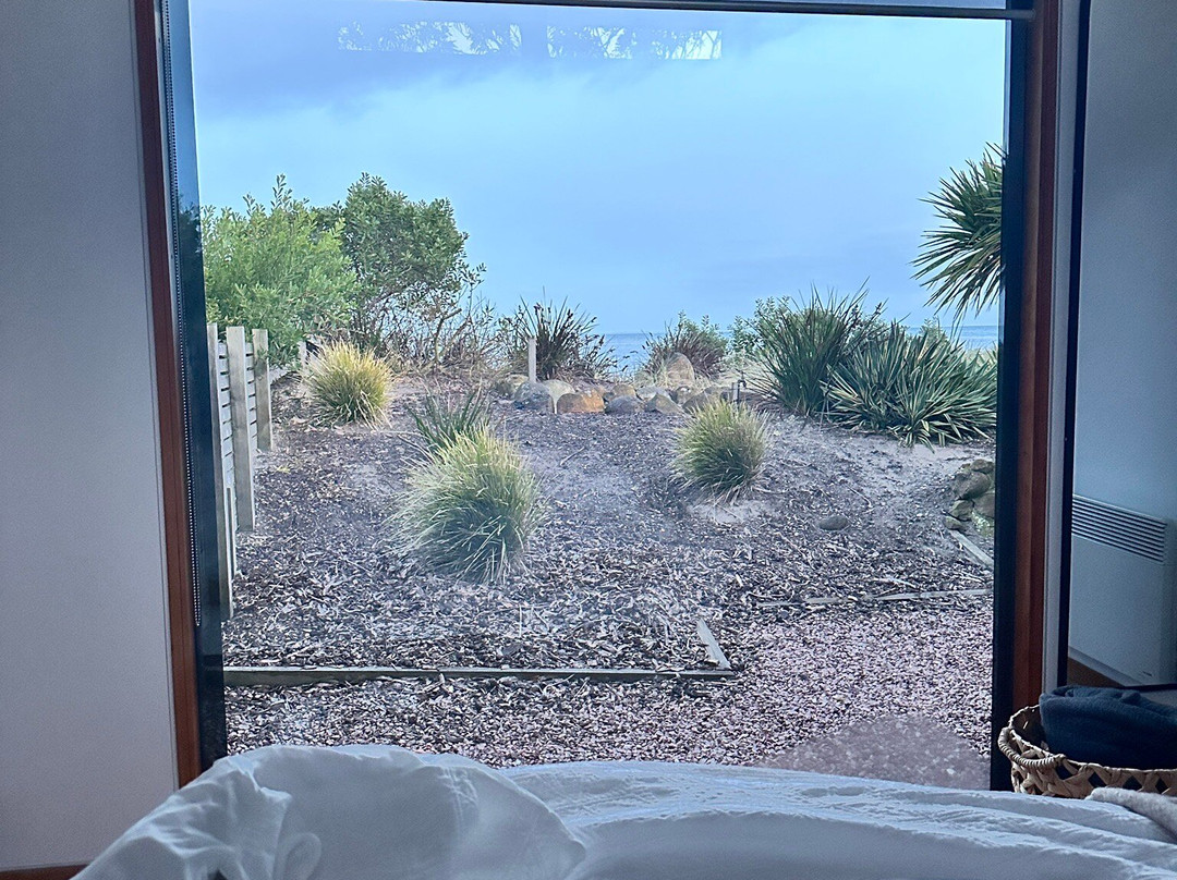 西湾海滨度假酒店主图