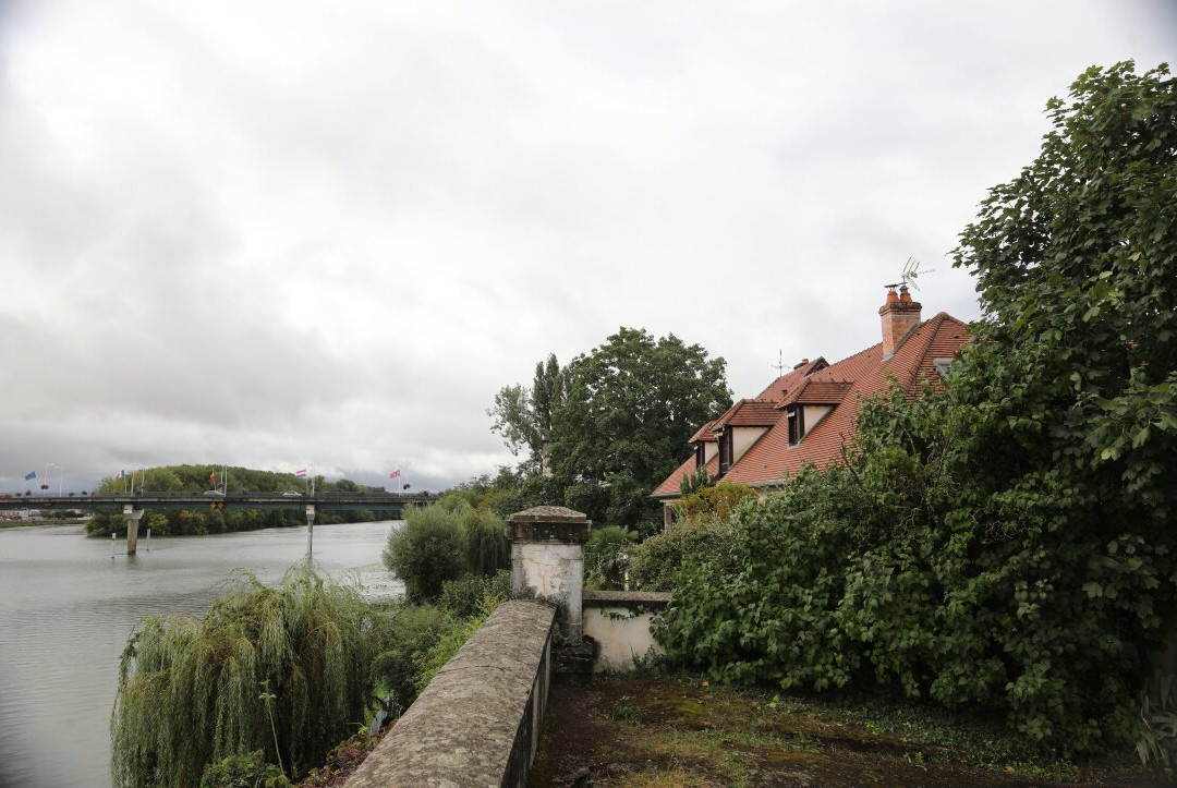 Pont de Seurre sur la Saône-Seurre必去景点
