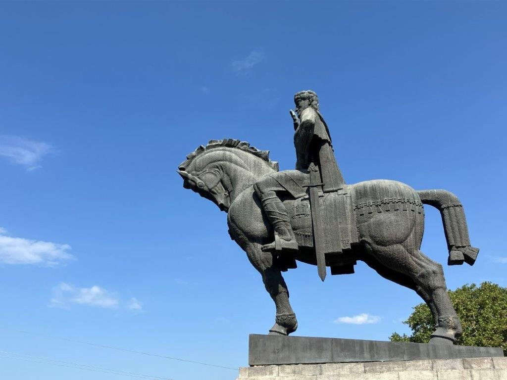 Monument of King Vakhtang Gorgasali-第比利斯必去景点