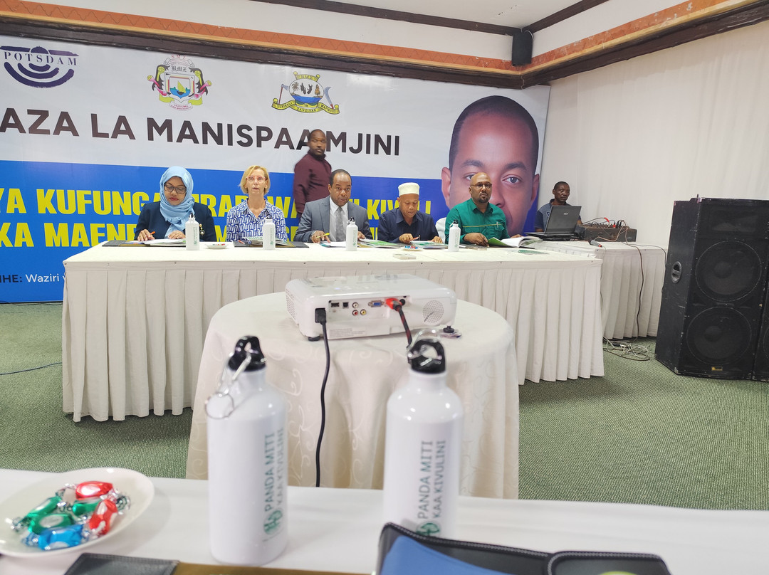 桑给巴尔海滩度假酒店主图