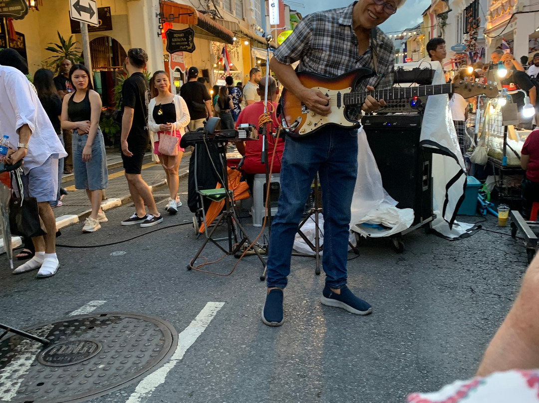 周日集市-普吉镇必去景点