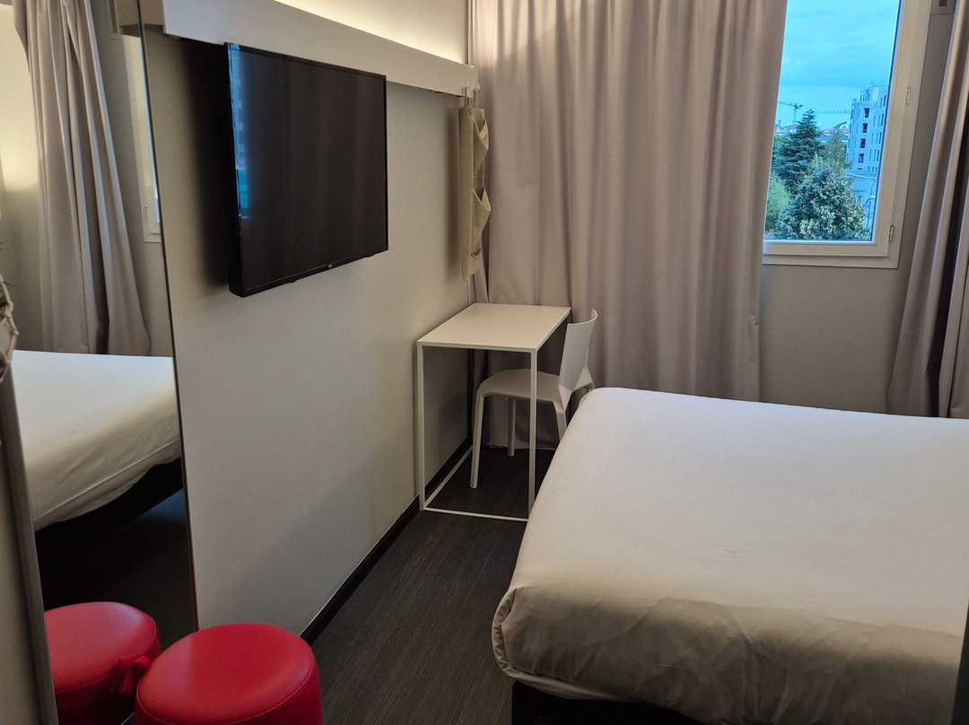 南巴黎 - 克拉玛特钟楼酒店主图