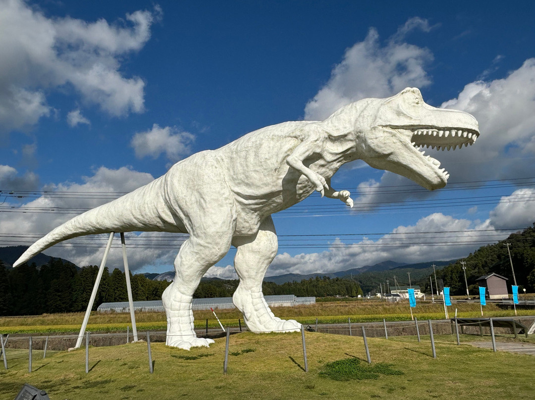 Whitesaurus-胜山市必去景点