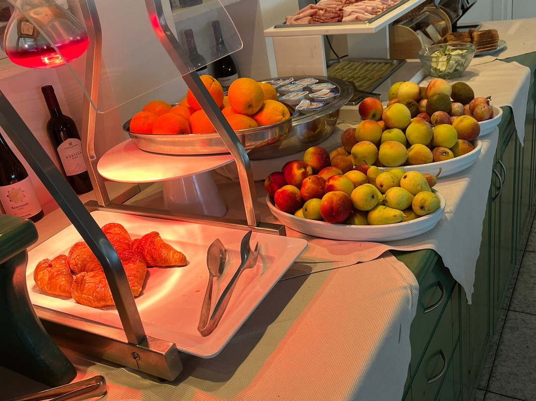 马里内拉酒店主图