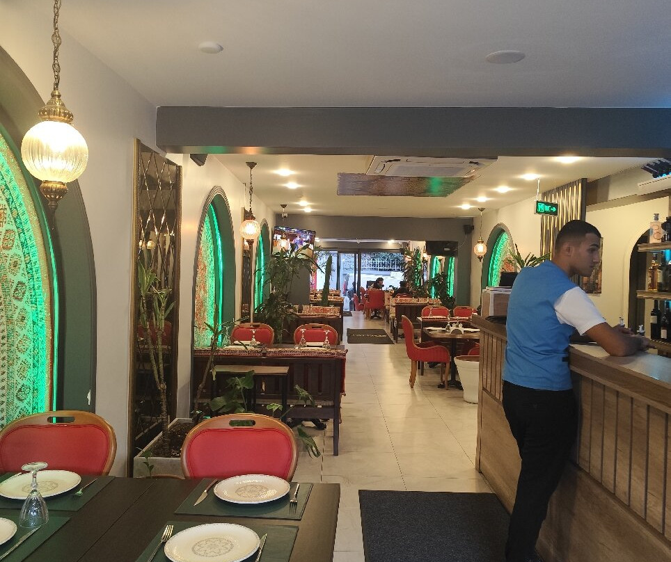 Food Palace Restaurant