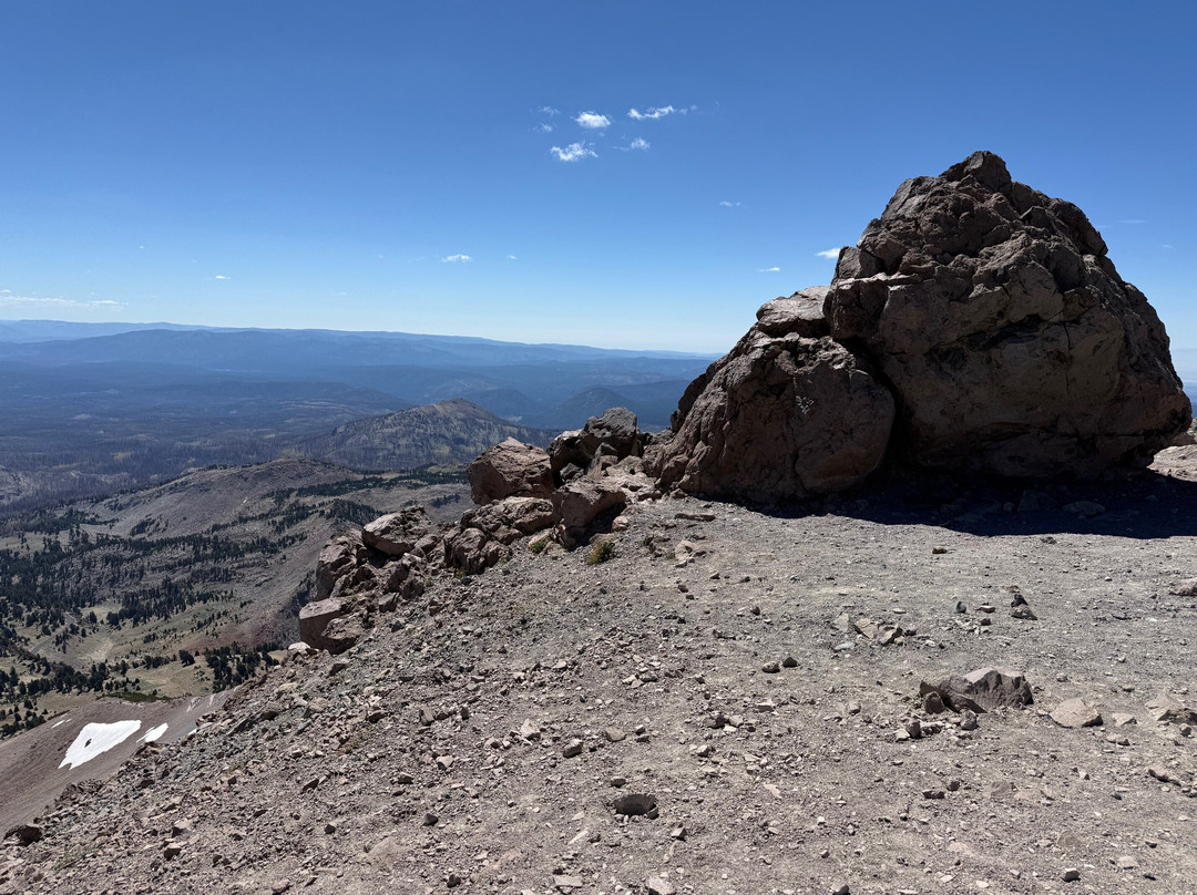 Lassen Volcanic National Park Hiking Trails-拉森火山国家公园必去景点