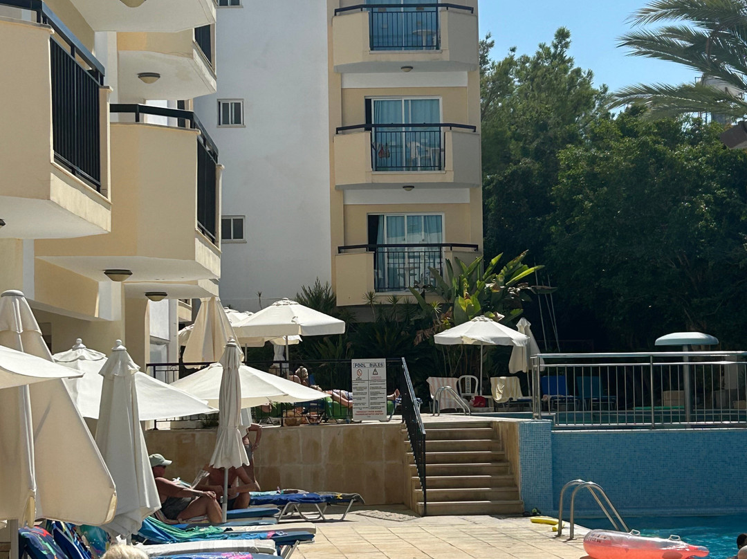 Mariela Hotel Apartments主图