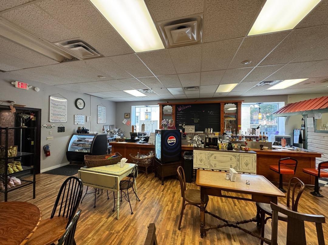 Get Fresh On The Main Restaurant