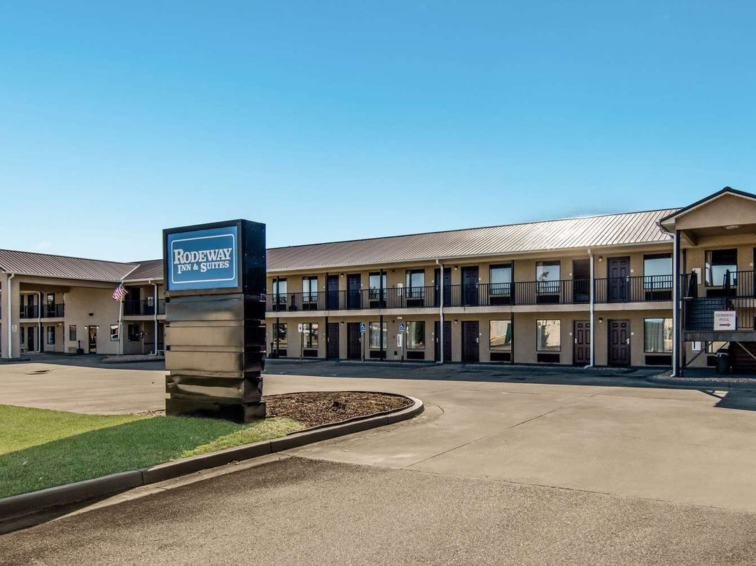 Rodeway Inn & Suites