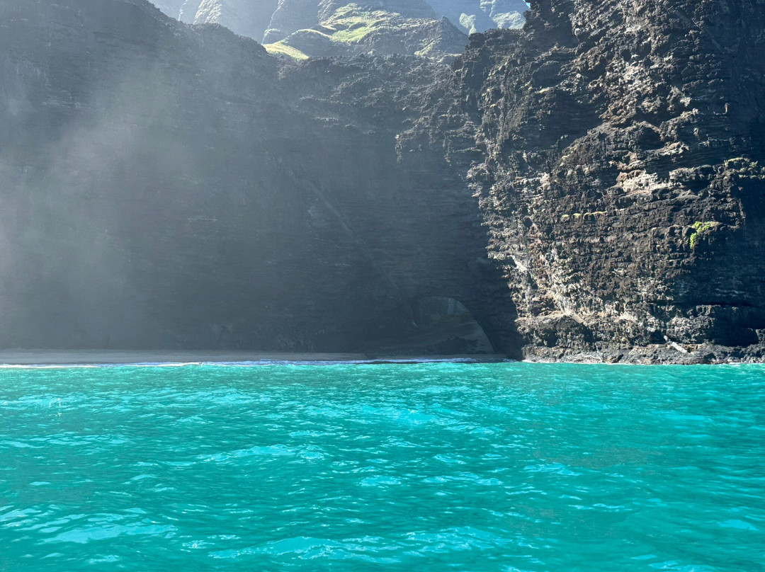 Makana Charters and Tours-卡慕也拉必去景点