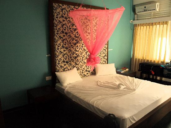 海上花园酒店主图