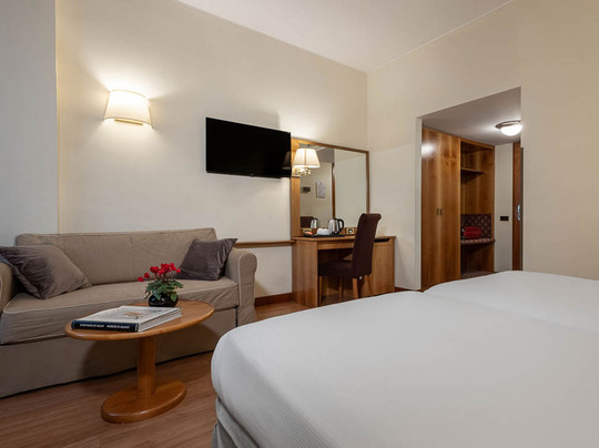 IH Hotels Milano Eur Trezzano sul Naviglio主图