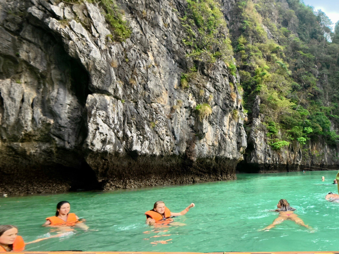 Phi Phi Pirate Boat-大皮皮岛必去景点