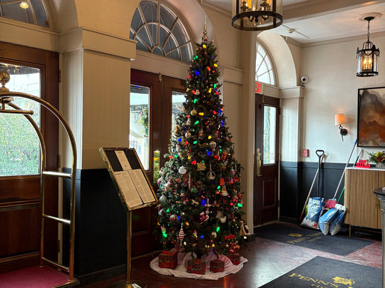 彭斯景观酒店主图