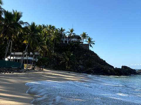 莉迪亚平房酒店主图