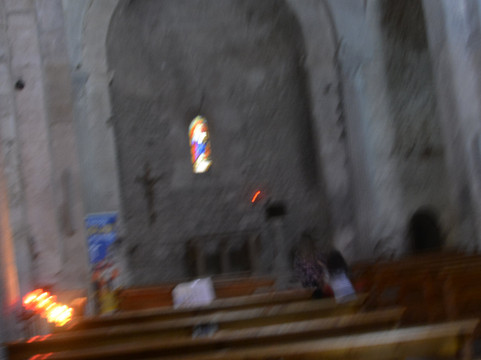 Eglise Notre-Dame Et Saint-Veran-泉水小镇必去景点