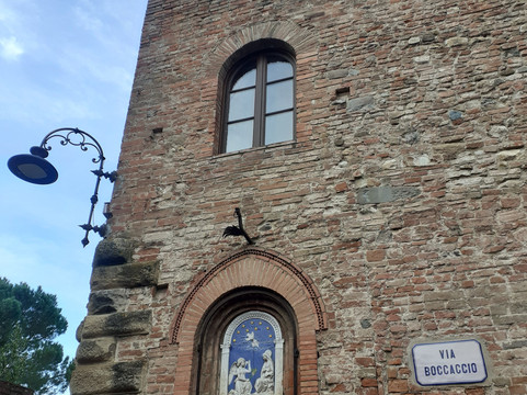 Palazzo Pretorio-切塔尔多必去景点