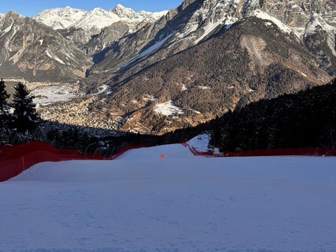 帝罗多登得利小木屋酒店主图