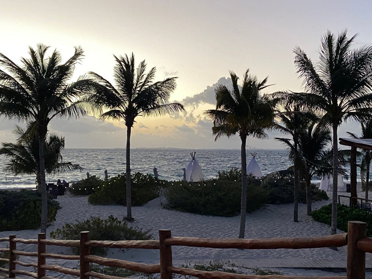 坎昆好莱坞星球度假村-由皇家顿管理-傲途格精选全包式度假酒店-泳池