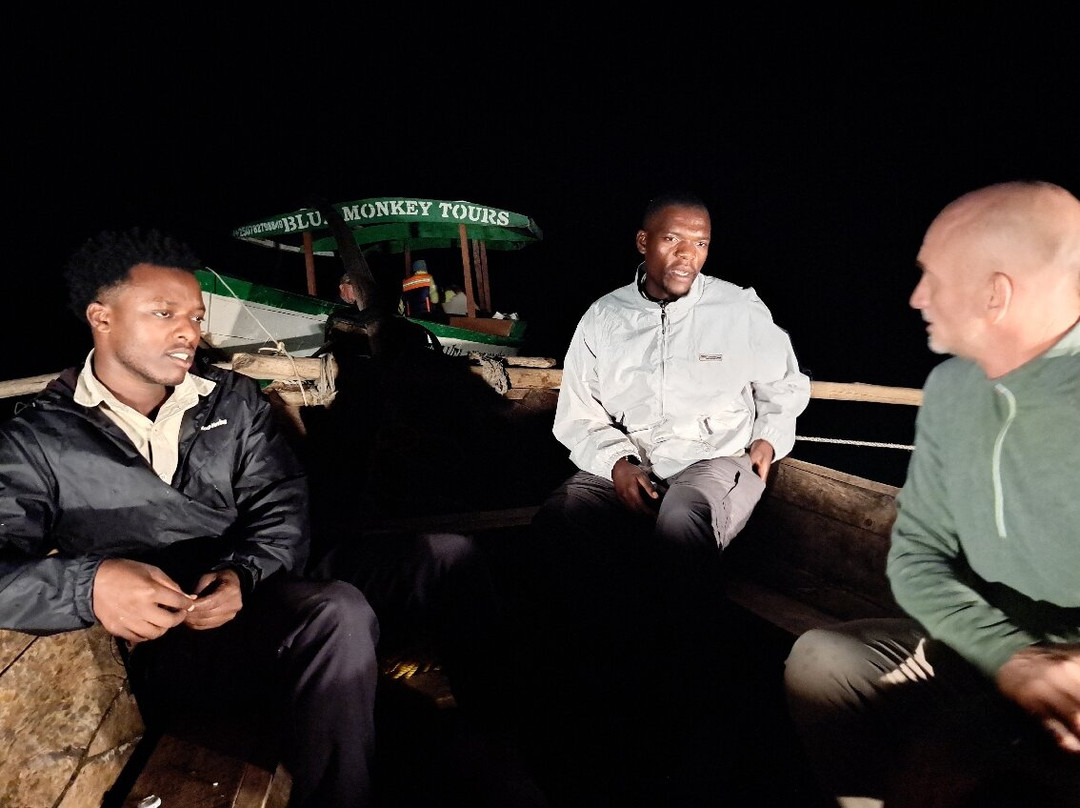 Blue Monkey Tours Rwanda-Kibuye必去景点