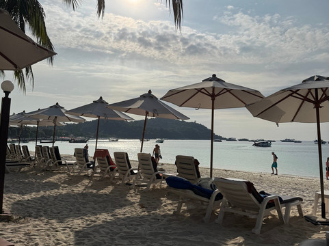 丽贝岛芭堤雅海滩玛丽度假村主图