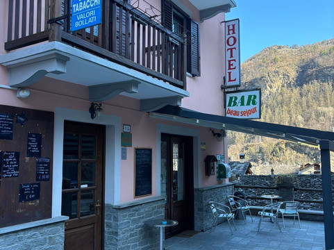 宝瑟约尔酒店主图