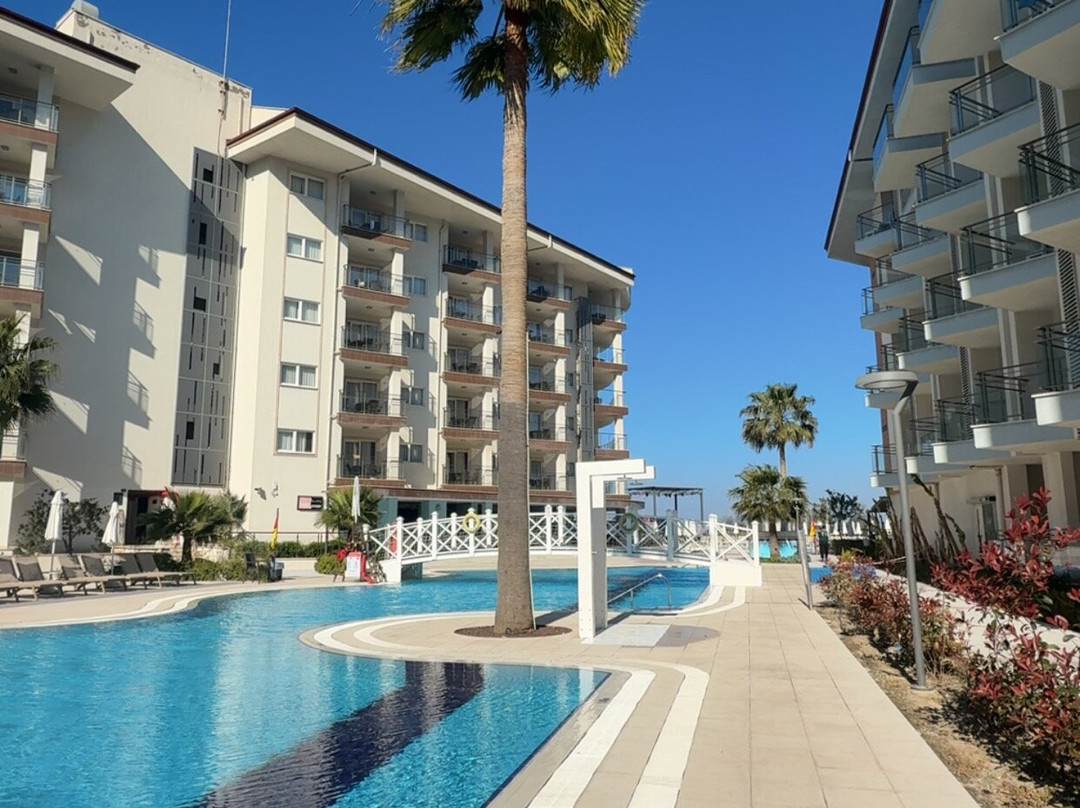 Ramada Hotel & Suites by Wyndham Kusadasi主图