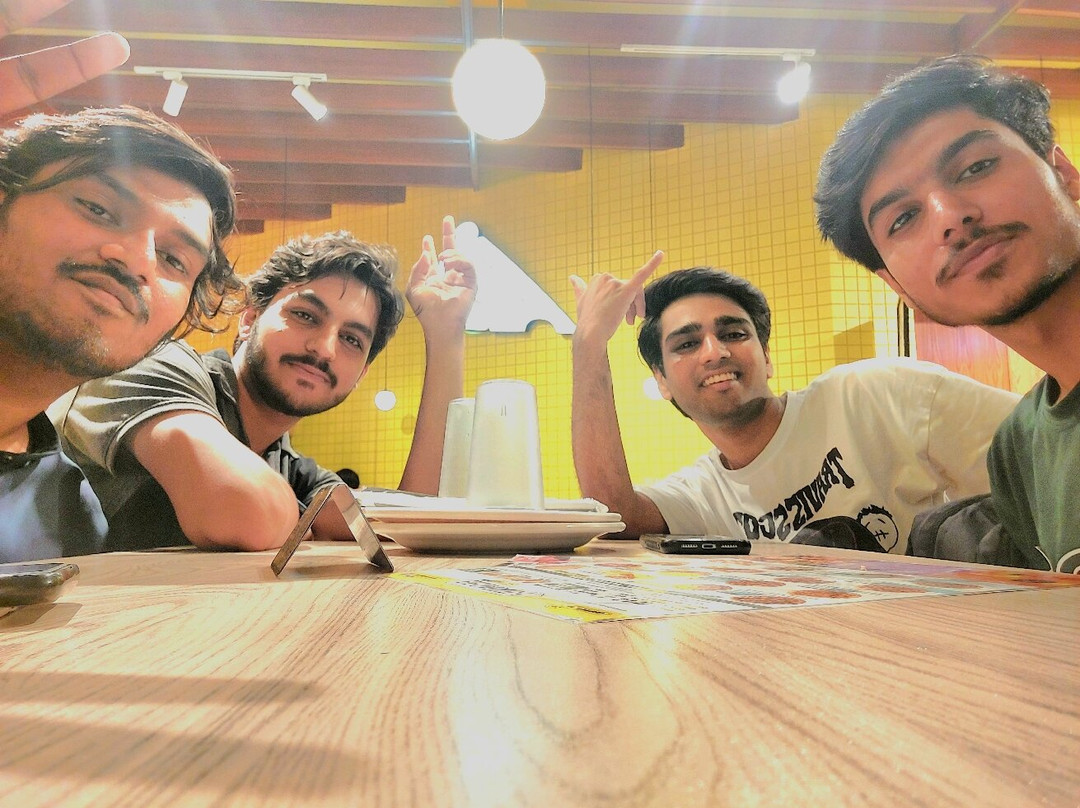 Broadway Pizza - Ittehad