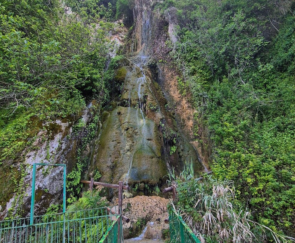 Kremiotis Waterfall-Kritou Terra必去景点