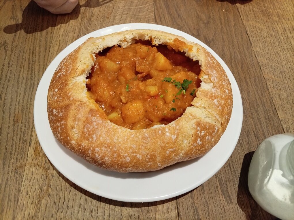 Mama Goulash主图