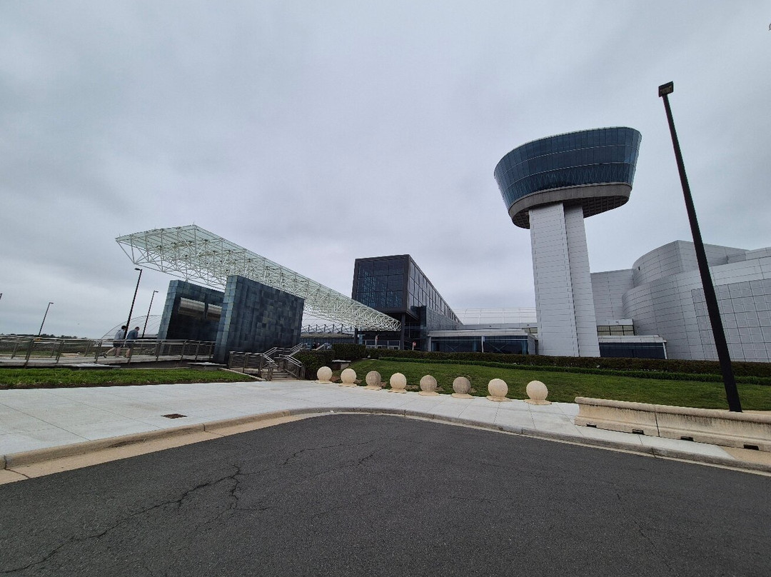 Steven F Udvar-Hazy Center-尚蒂利必去景点
