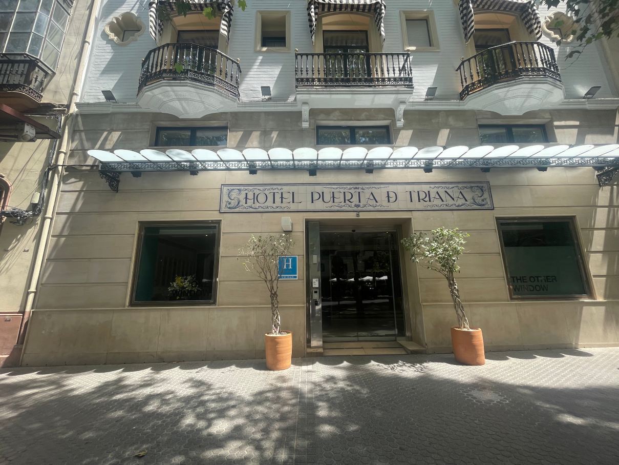 珀蒂宫特里亚纳小宫酒店-旅行者