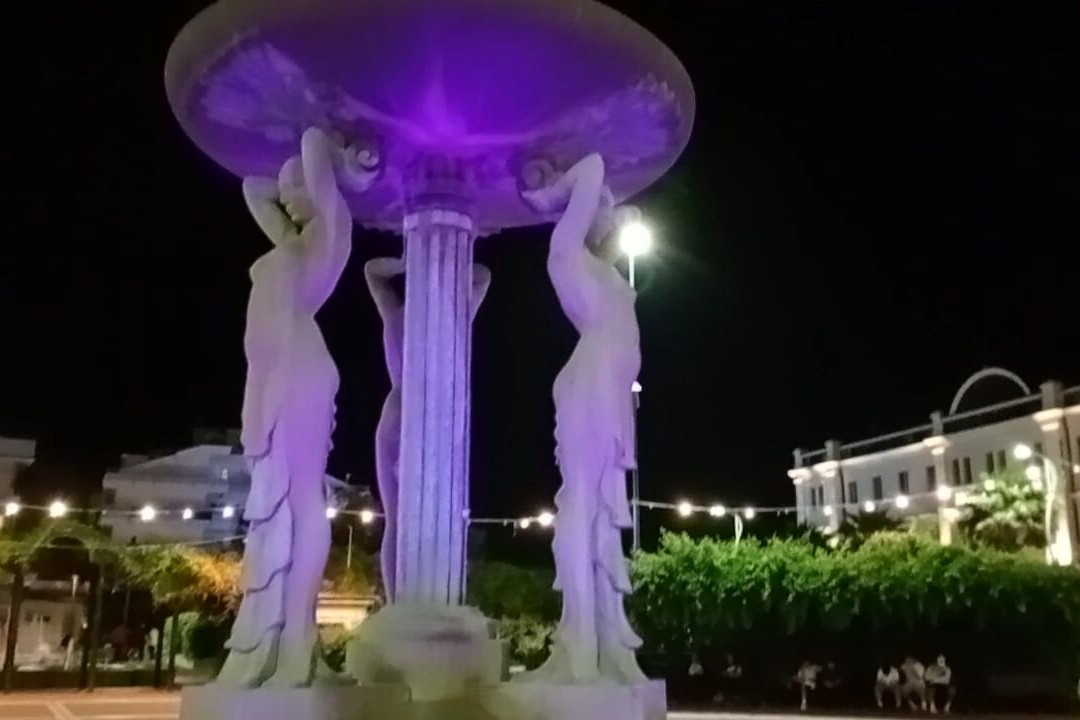 Fontana Delle Sirene-卡托利卡必去景点