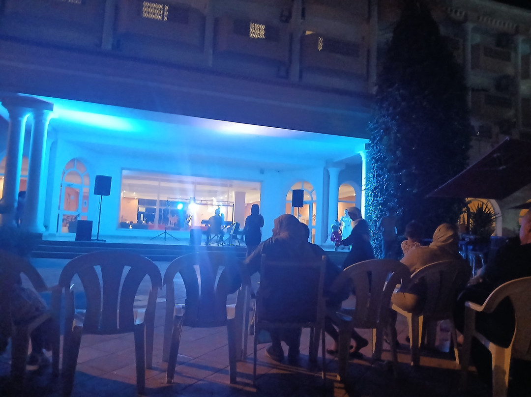 伊特罗皮卡酒店主图