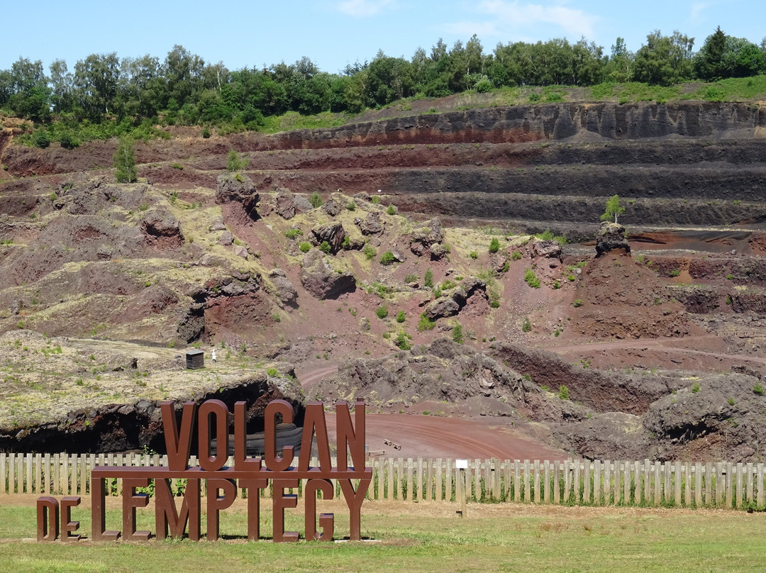 Volcan De Lemptégy-Saint-Ours必去景点