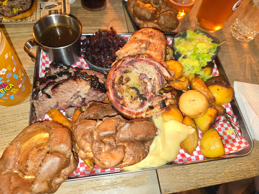 Mary-Lou's Smokehouse & Craft Bar