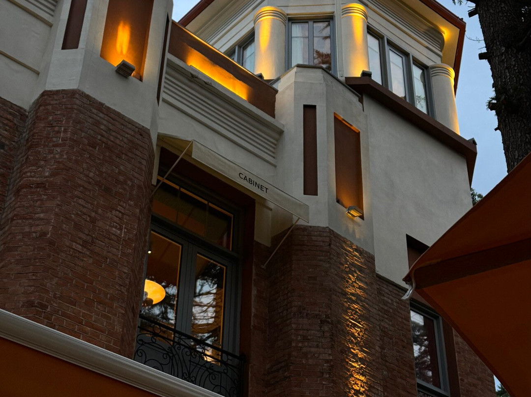 Cabinet cafe & restaurant